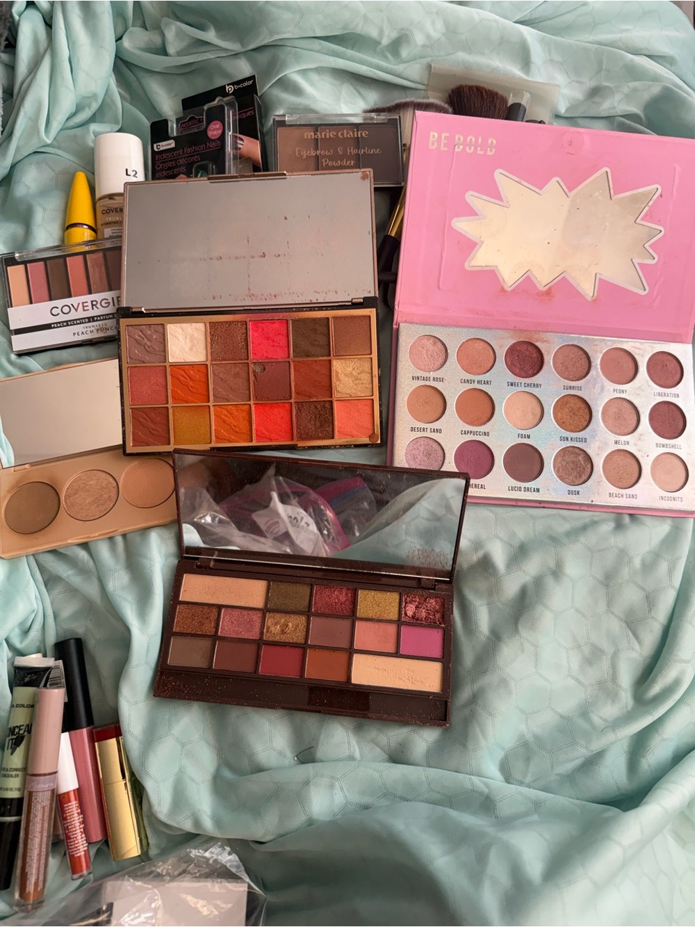 Large makeup bundle - Picture 3 of 4